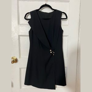 Crewneck sleeveless dress